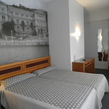 Hotel Photo Zabalburu 2*